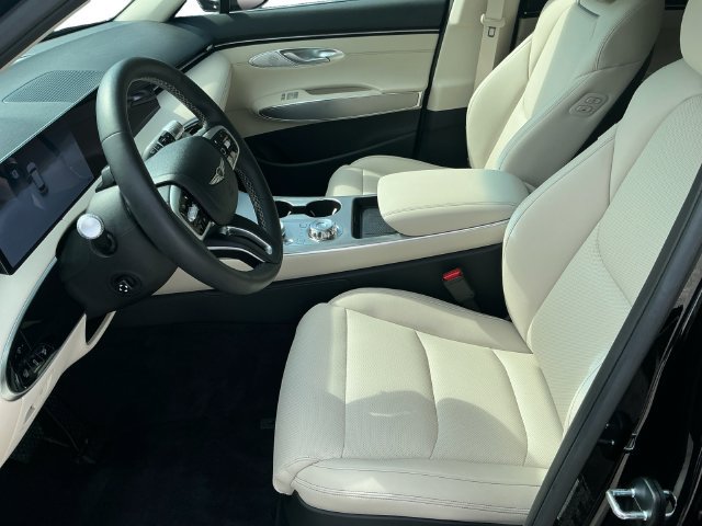 Used 2026 Genesis GV70 2.5T Select w/ G1 Accessory Package AWD/4WD image 10