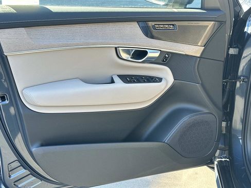 New 2026 Volvo XC90 B6 Plus w/ Protection Package Premier image 11