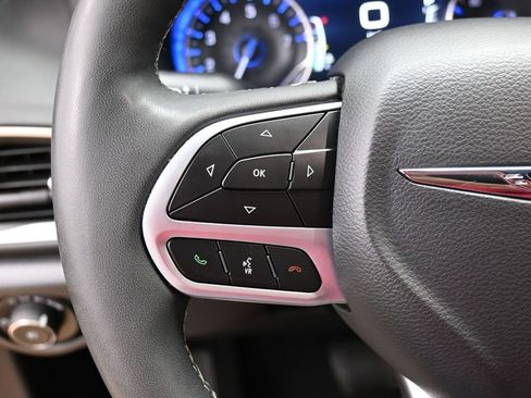 Used 2025 Chrysler Pacifica Select FWD image 20