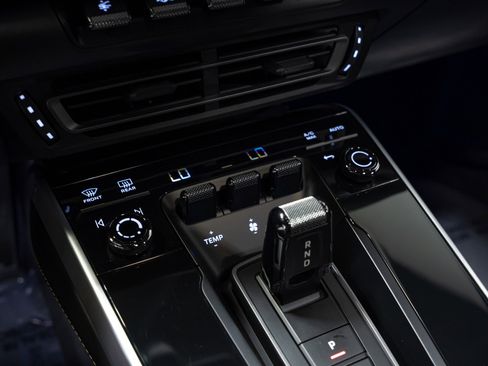 Used 2022 Porsche 911 Turbo S image 57