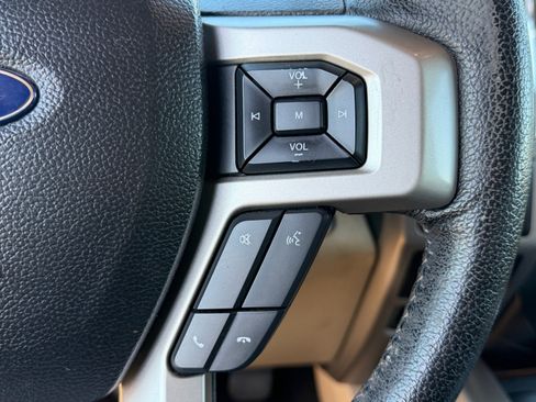 Used 2016 Ford F150 Lariat w/ Equipment Group 502A Luxury AWD/4WD image 17
