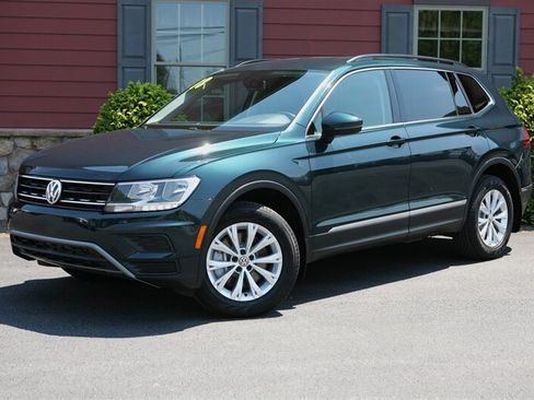 Used 2018 Volkswagen Tiguan SE AWD/4WD image 1