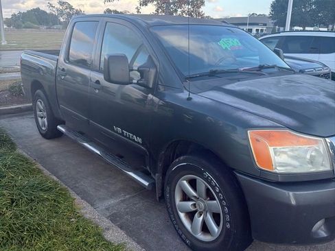 Used 2010 Nissan Titan SE w/ SE Premium Utility Pkg image 3