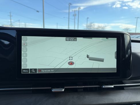 Used 2024 Kia Carnival EX image 17