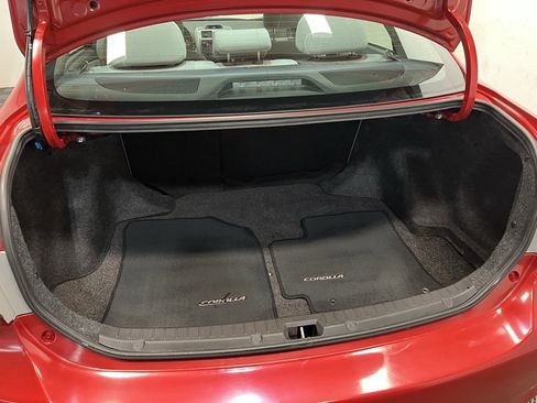 Used 2013 Toyota Corolla LE image 19