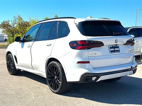 New 2026 BMW X5 xDrive40i w/ M Sport Package AWD/4WD image 6