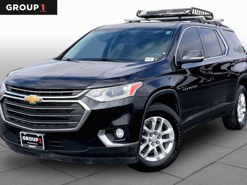 Used 2021 Chevrolet Traverse LT FWD image 1