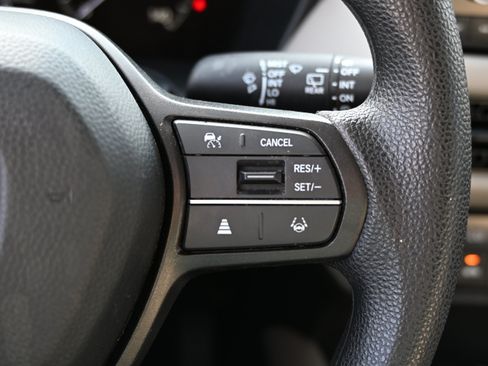 Used 2025 Honda HR-V LX image 27