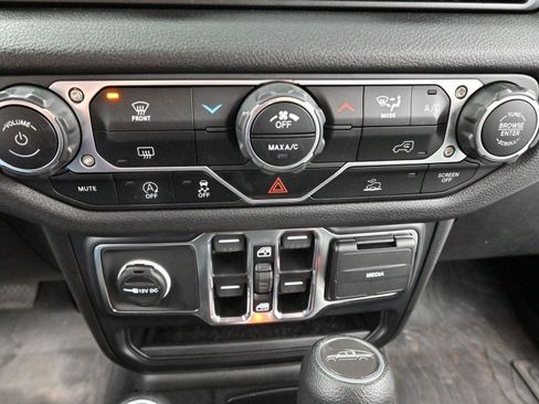 Used 2024 Jeep Gladiator Sport AWD/4WD image 20