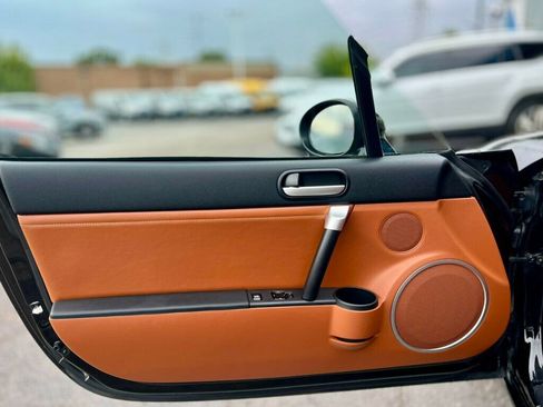 Used 2007 MAZDA MX-5 Miata Grand Touring w/ Premium Pkg image 11