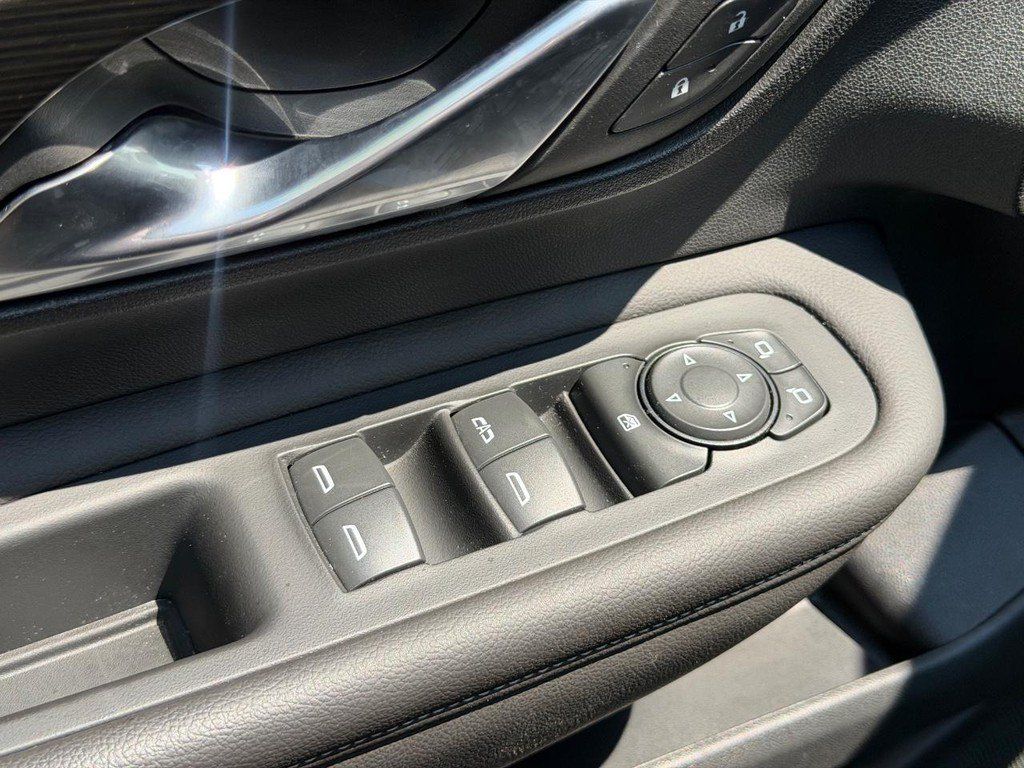 Used 2022 GMC Terrain SLE w/ Driver Convenience Package FWD image 15
