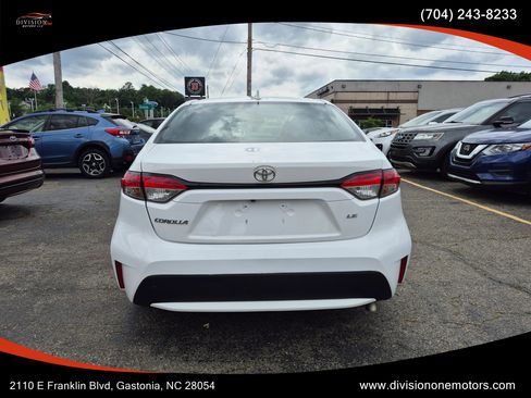 Used 2022 Toyota Corolla LE FWD image 6