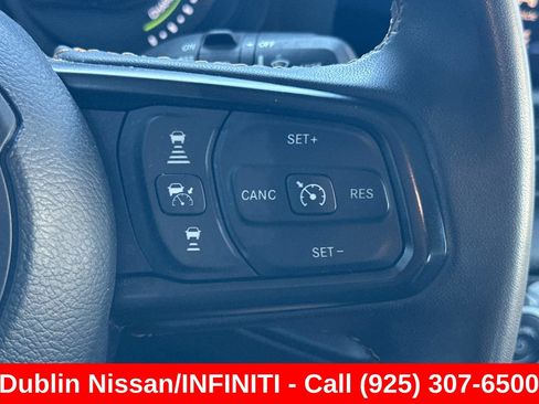 Used 2024 Jeep Wrangler Unlimited AWD/4WD image 40