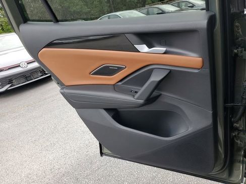 New 2026 Volkswagen Tiguan SEL R-Line AWD/4WD image 13
