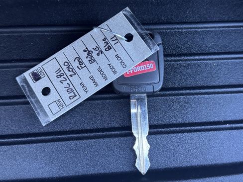 Used 2010 Ford Edge SE image 16