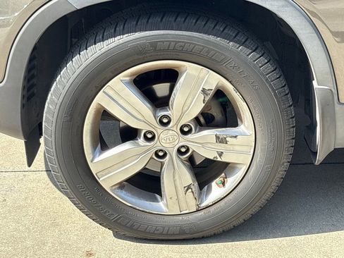 Used 2013 Kia Sorento EX image 11