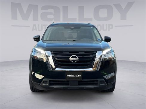 Used 2022 Nissan Pathfinder SV w/ SV Premium Package image 8