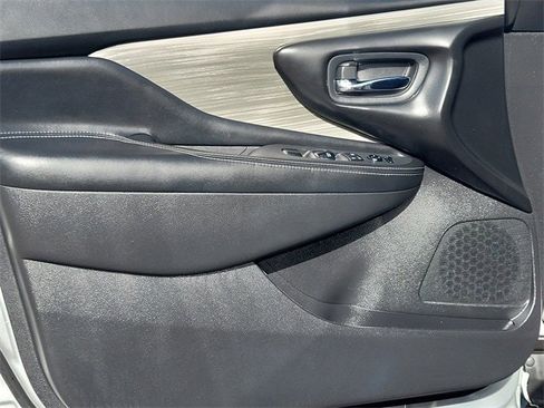 Used 2017 Nissan Murano S w/ Navigation Package image 6