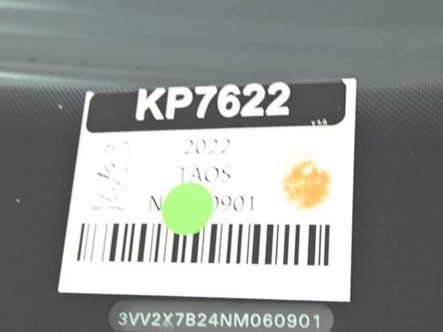 Certified 2022 Volkswagen Taos SEL w/ Panoramic Sunroof Package image 32