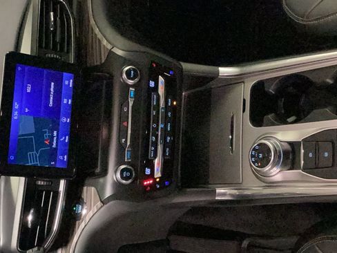 Used 2020 Ford Explorer Limited image 13