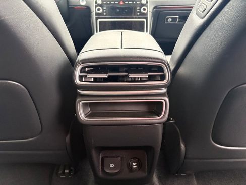 Used 2025 Genesis GV80 2.5T Standard AWD/4WD image 17
