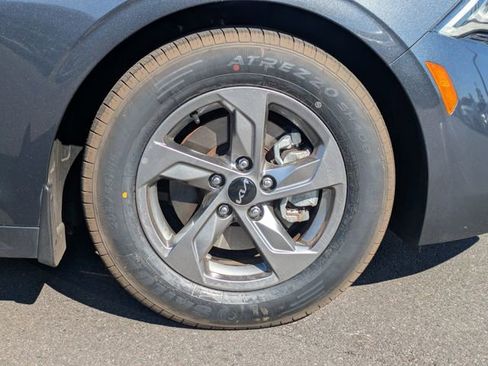 Used 2022 Kia K5 LXS image 11