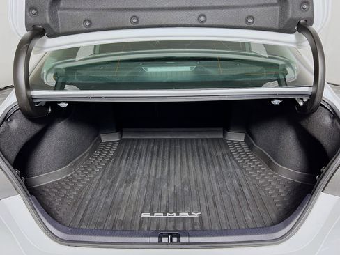 Certified 2022 Toyota Camry LE image 21