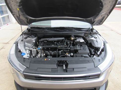 Used 2025 Kia K4 LXS image 52