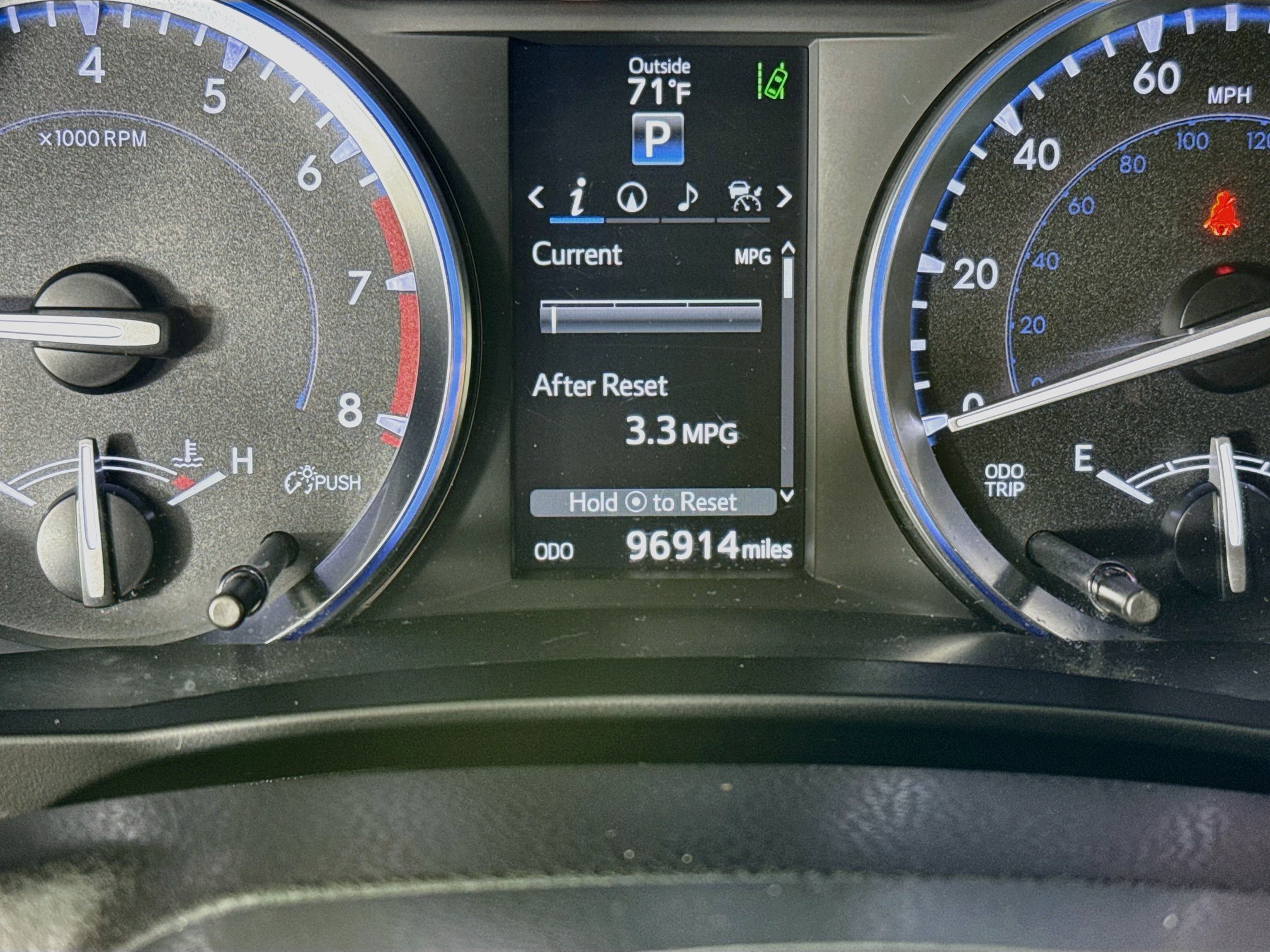 Used 2015 Toyota Highlander Limited w/ Driver Technology Package AWD/4WD image 14