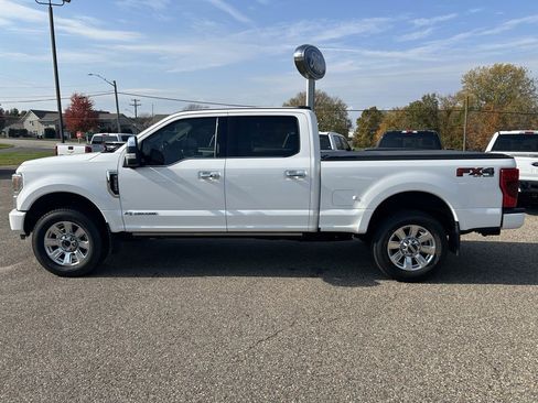 Used 2022 Ford F350 Platinum w/ FX4 Off-Road Package image 4