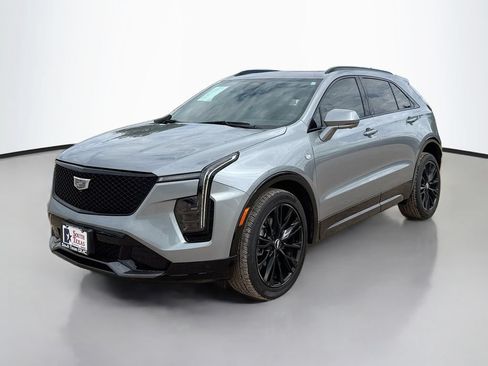 Used 2025 Cadillac XT4 Sport w/ LPO, Onyx Lite Package FWD image 3