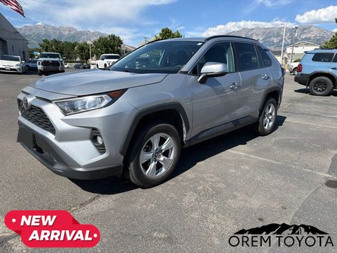 Used 2019 Toyota RAV4 XLE AWD/4WD image 12