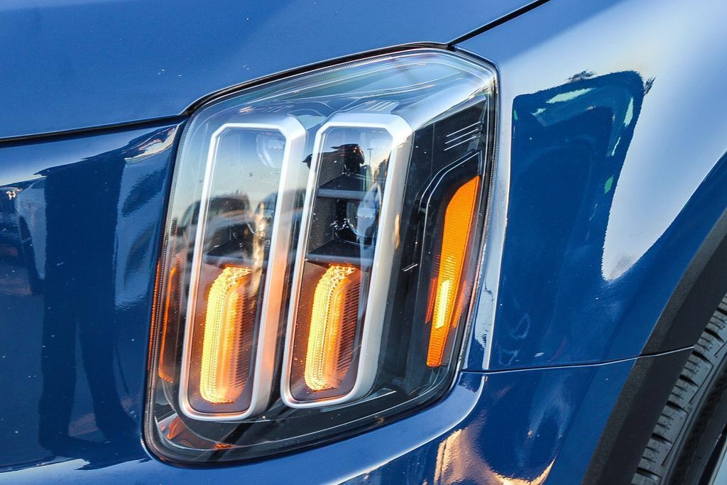 Used 2025 Kia Telluride S FWD image 5
