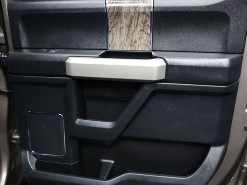 Used 2018 Ford F250 Lariat w/ Lariat Value Package image 29