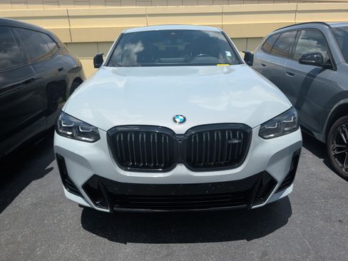 Used 2024 BMW X4 M40i w/ Shadowloine Package AWD/4WD image 2