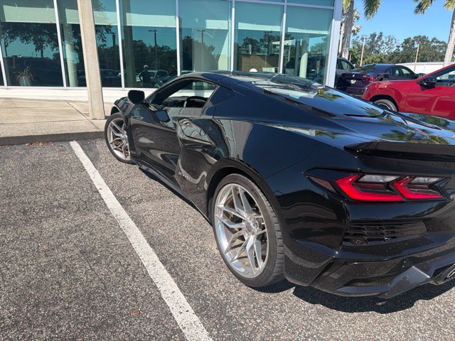 Used 2025 Chevrolet Corvette Z06 w/ Chrome Exterior Badge Package RWD image 12