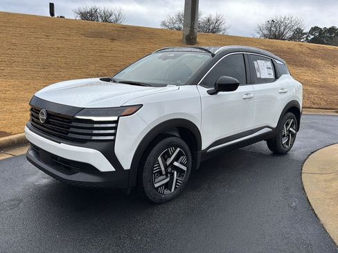 New 2026 Nissan Kicks SV w/ SV Premium Package image 2