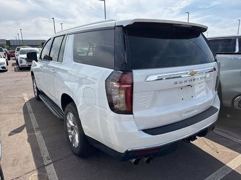 Used 2023 Chevrolet Suburban Premier image 4