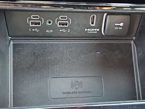 Used 2022 Jeep Grand Cherokee Trailhawk w/ Luxury Tech Group III image 32