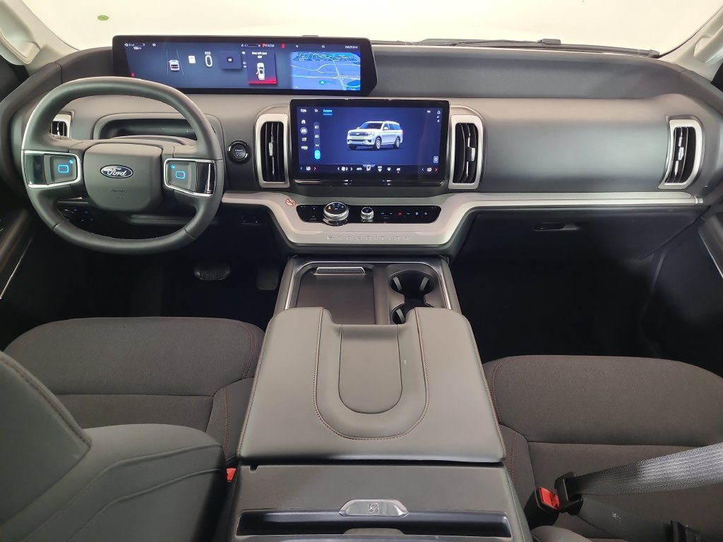 Used 2025 Ford Expedition Active AWD/4WD image 24