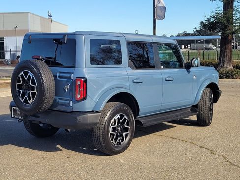 Used 2025 Ford Bronco Outer Banks image 4