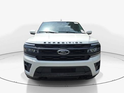 Used 2023 Ford Expedition Limited AWD/4WD image 11