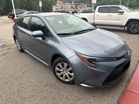Used 2026 Toyota Corolla LE FWD image 3