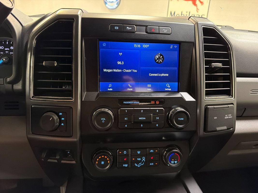 Used 2022 Ford F350 XLT w/ XLT Premium Package AWD/4WD image 19