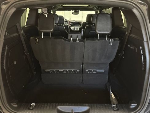 Used 2020 Chrysler Pacifica Limited FWD image 6