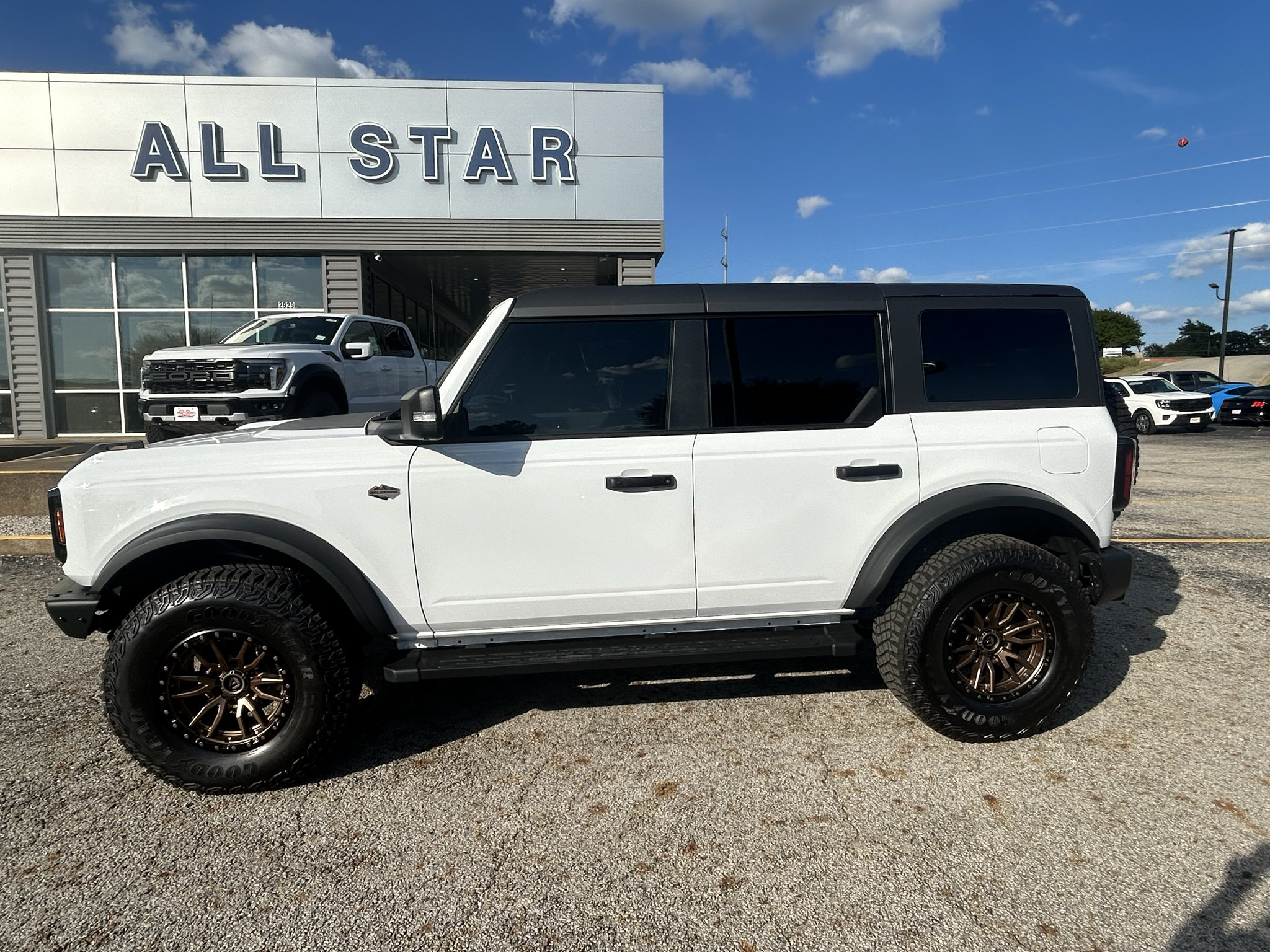 Used 2024 Ford Bronco Wildtrak AWD/4WD image 8