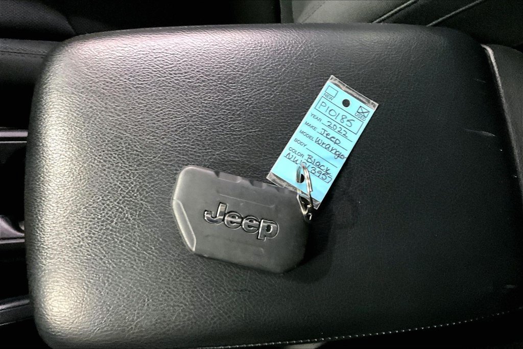 Used 2022 Jeep Wrangler Unlimited Sport AWD/4WD image 32