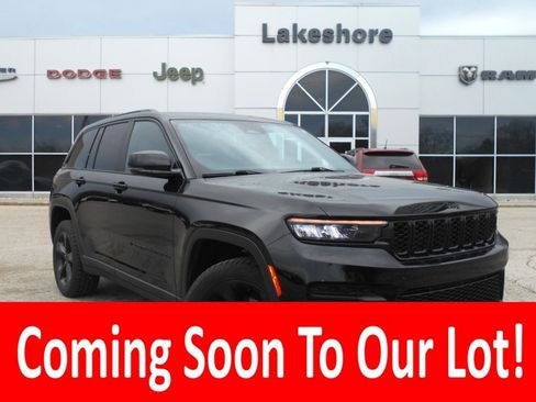 Certified 2022 Jeep Grand Cherokee Altitude AWD/4WD image 1