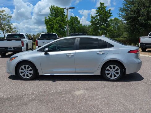 Used 2026 Toyota Corolla LE FWD image 3