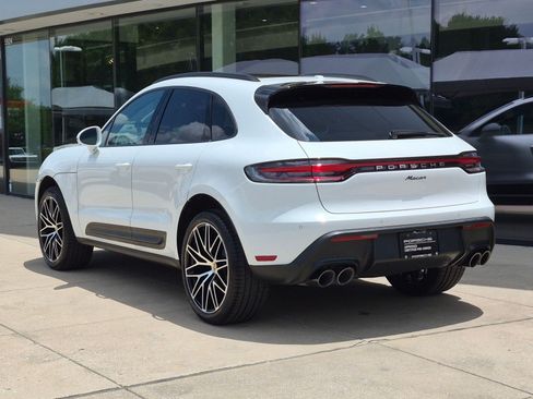 Certified 2026 Porsche Macan AWD/4WD image 3